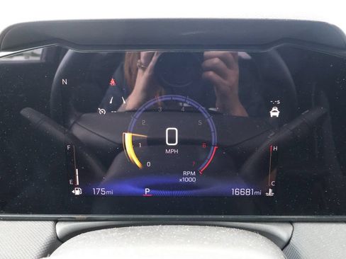 Used 2024 Chevrolet TrailBlazer LT w/ LT Cold Weather Package FWD image 16