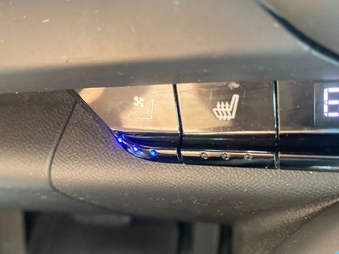 Used 2016 Chevrolet Camaro LT RWD image 31