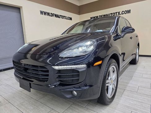 Used 2016 Porsche Cayenne AWD/4WD image 2