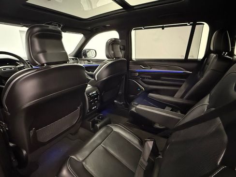 Used 2022 Jeep Grand Cherokee L Overland w/ Advanced Protech Group III image 24