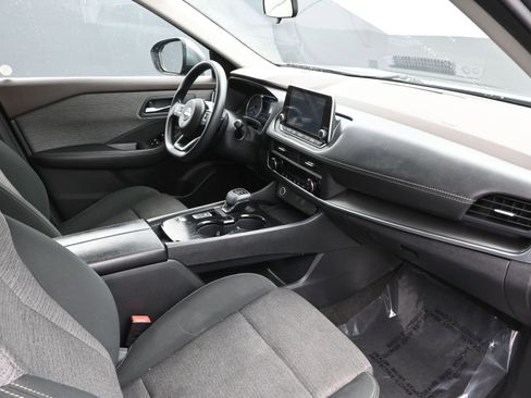 Used 2023 Nissan Rogue SV image 25