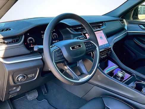 New 2025 Jeep Grand Cherokee Limited image 6