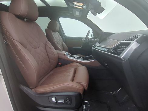 Used 2024 BMW X5 xDrive40i w/ Premium Package image 26