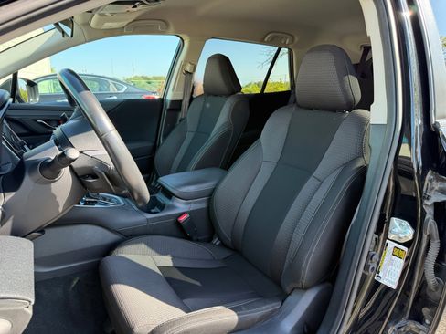 Used 2023 Subaru Outback Premium image 12