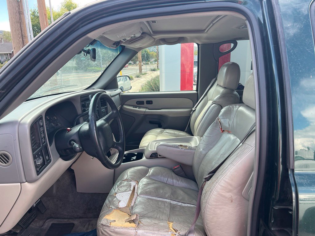 Used 2001 Chevrolet Suburban LT w/ LT Preferred Equipment Group AWD/4WD image 7