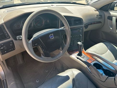 Used 2005 Volvo XC70 AWD/4WD image 10