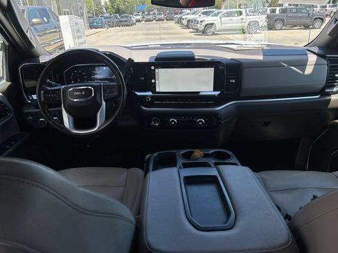 Used 2022 GMC Sierra 1500 SLT AWD/4WD image 13