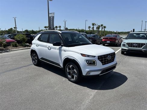 New 2025 Hyundai Venue Limited image 2