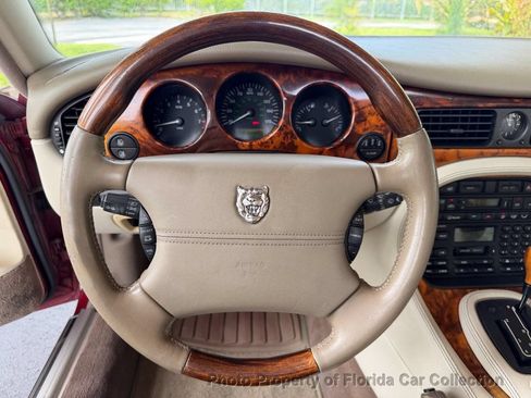 Used 1999 Jaguar XJ8 L RWD image 37