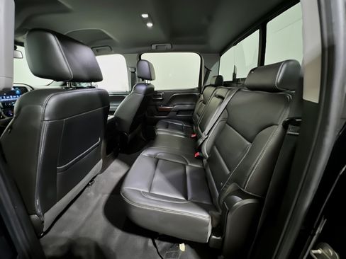 Used 2018 GMC Sierra 1500 SLT w/ Enhanced Driver Alert Package RWD image 18