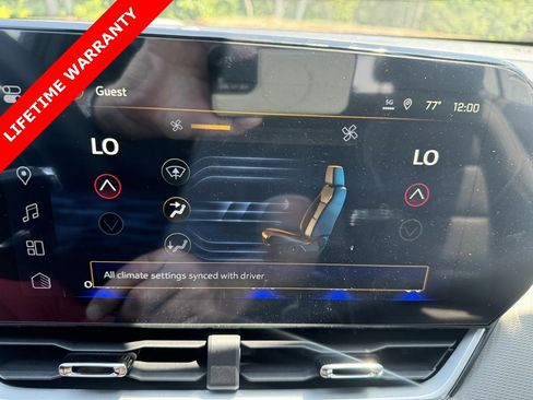 New 2026 Chevrolet Equinox LT w/ Convenience Package II image 23