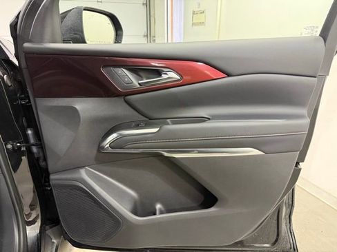 Used 2025 Chevrolet Traverse Z71 w/ Driver Confidence Package image 29