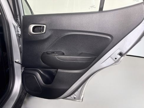 Used 2022 Hyundai Venue SEL FWD image 27