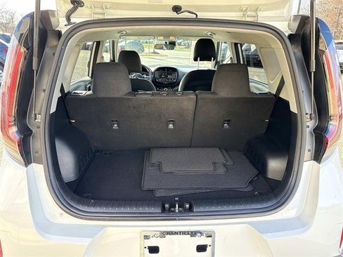 Certified 2023 Kia Soul LX w/ LX Technology Package image 12