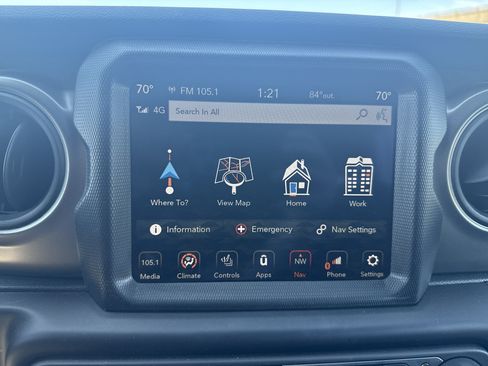 Used 2023 Jeep Wrangler Unlimited w/ Sun & Screen Package AWD/4WD image 27