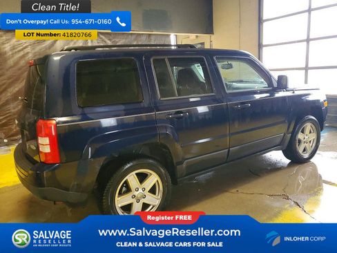 Used 2014 Jeep Patriot Latitude AWD/4WD image 4