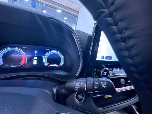 Used 2024 Toyota Highlander Platinum image 19