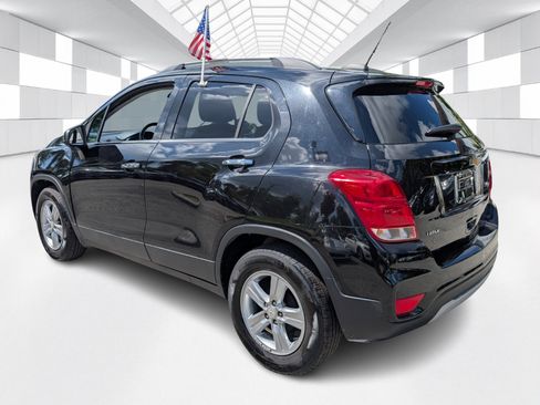 Used 2020 Chevrolet Trax LT w/ LT Convenience Package image 5