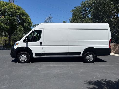 Used 2025 RAM ProMaster 3500 w/ Convenience Group FWD image 2