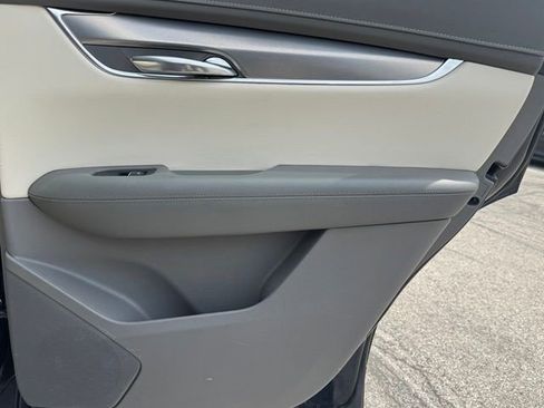 Used 2017 Cadillac XT5 Luxury w/ Driver Awareness Package FWD image 31