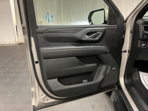 Used 2022 GMC Yukon XL SLT w/ SLT Premium Package AWD/4WD image 19