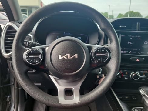 Used 2024 Kia Soul LX w/ Option Group 015 FWD image 21