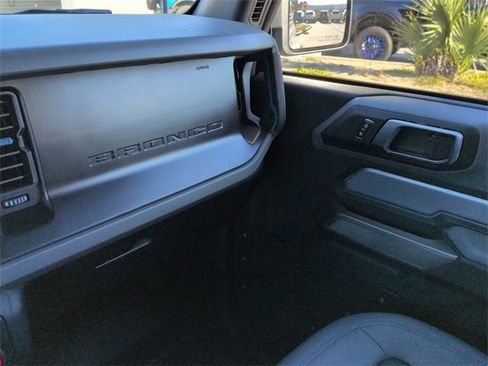 Used 2023 Ford Bronco Black Diamond image 15
