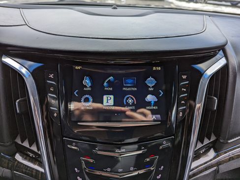 Used 2016 Cadillac Escalade Platinum image 22