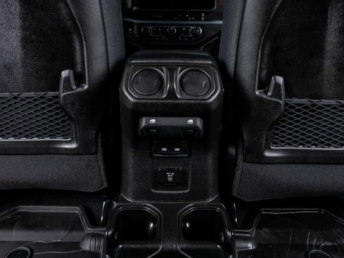 Used 2024 Jeep Wrangler Unlimited Rubicon w/ Technology Group AWD/4WD image 31