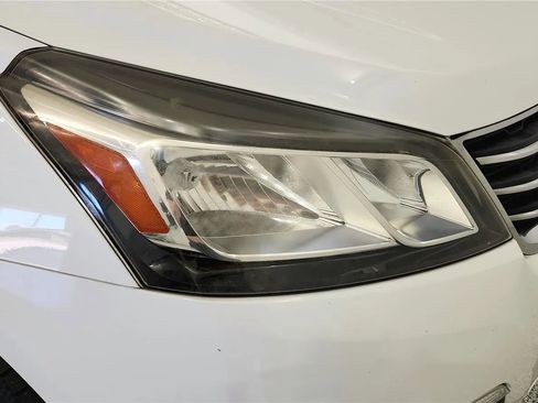 Used 2017 Chevrolet Traverse LT w/ Style and Technology Package FWD image 14