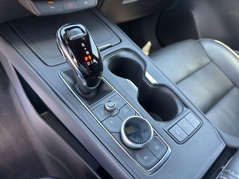 Used 2024 Cadillac XT4 Premium Luxury image 15