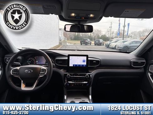 Used 2023 Ford Explorer Limited image 9