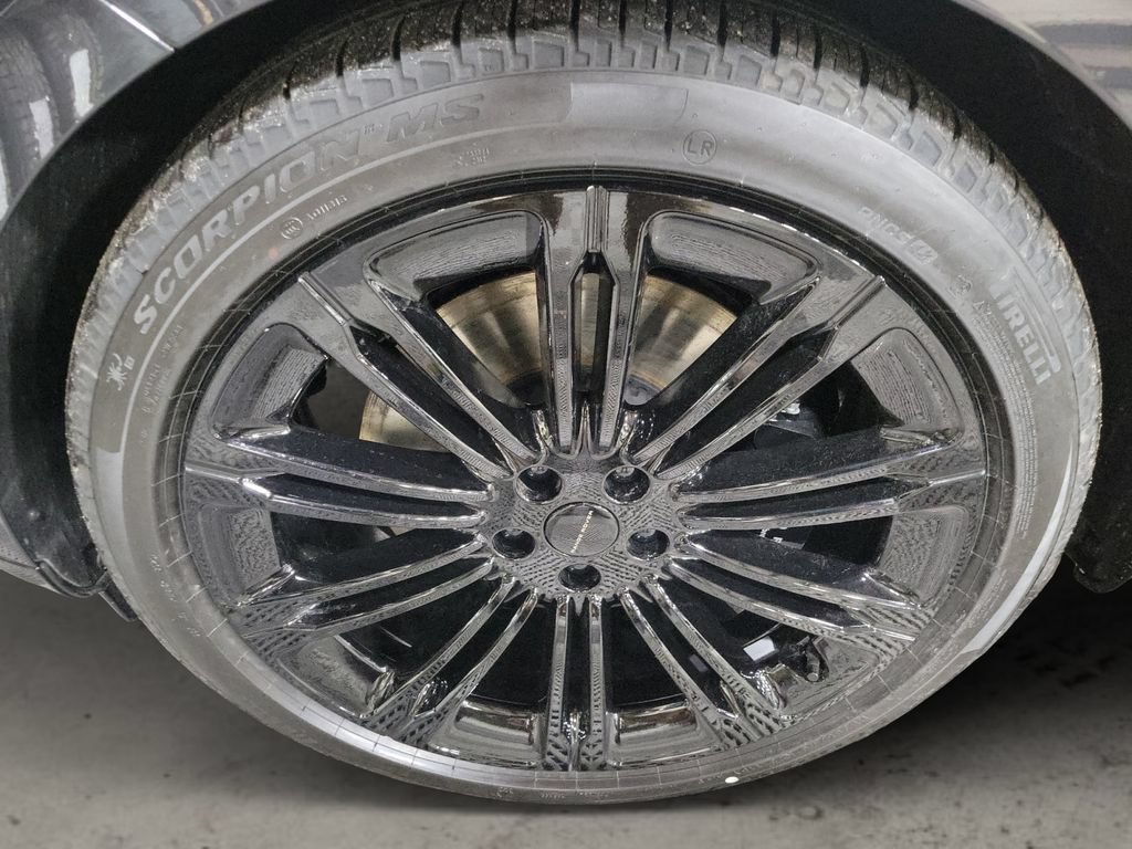 New 2026 Land Rover Range Rover Long Wheelbase SE AWD/4WD image 9