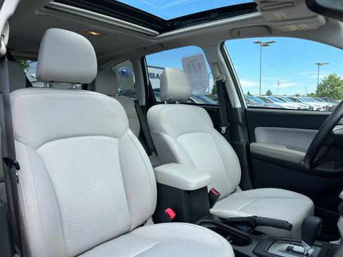 Used 2016 Subaru Forester 2.5i Premium w/ All-Weather Package AWD/4WD image 19