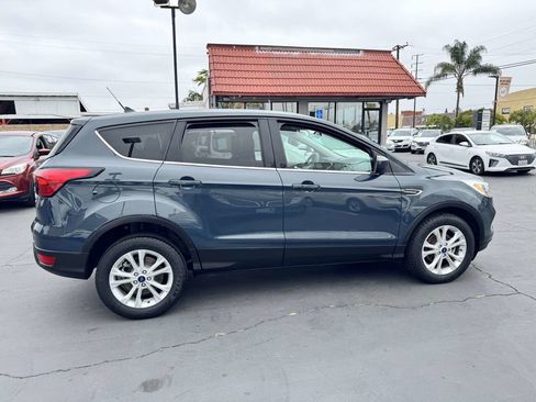 Used 2019 Ford Escape SE FWD image 7