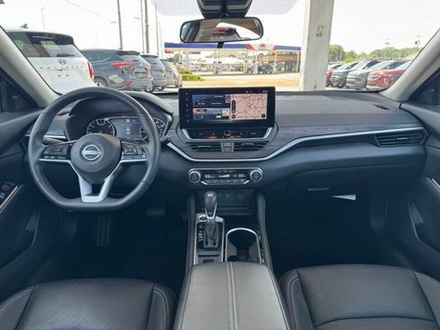 Used 2025 Nissan Altima 2.5 SL AWD/4WD image 9