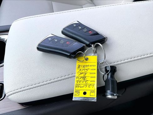 Used 2023 Lexus RX 350 Premium w/ Accessory Package AWD/4WD image 35
