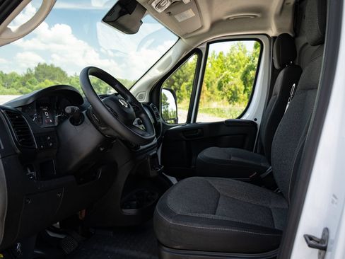 Used 2025 RAM ProMaster 2500 w/ Convenience Group FWD image 14