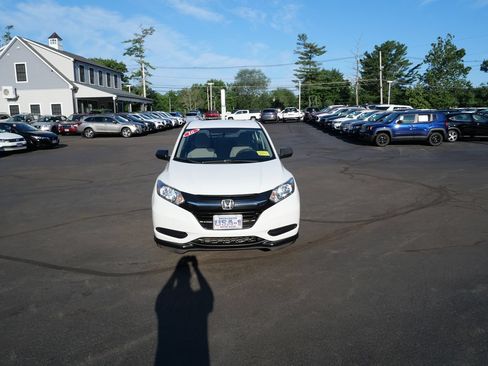 Used 2016 Honda HR-V LX image 3