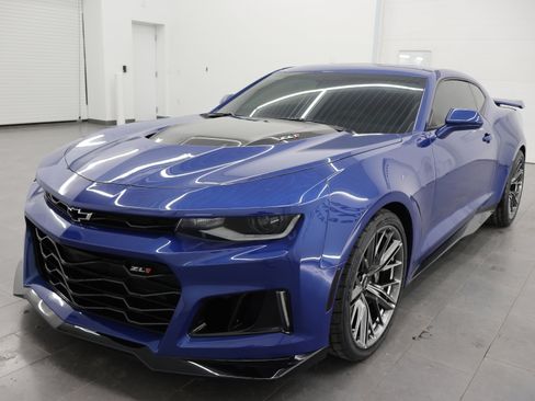 Used 2023 Chevrolet Camaro ZL1 RWD image 7