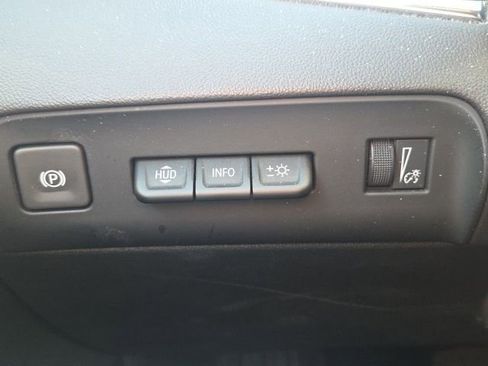 Used 2024 Buick Enclave Premium image 33