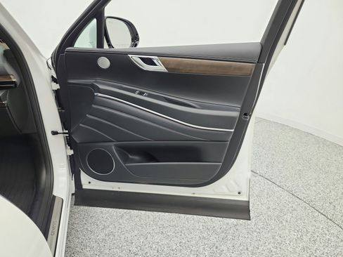 Used 2025 Genesis GV80 2.5T Select image 21