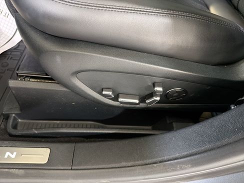 Used 2022 Lincoln Nautilus Reserve w/ Equipment Group 201A image 11