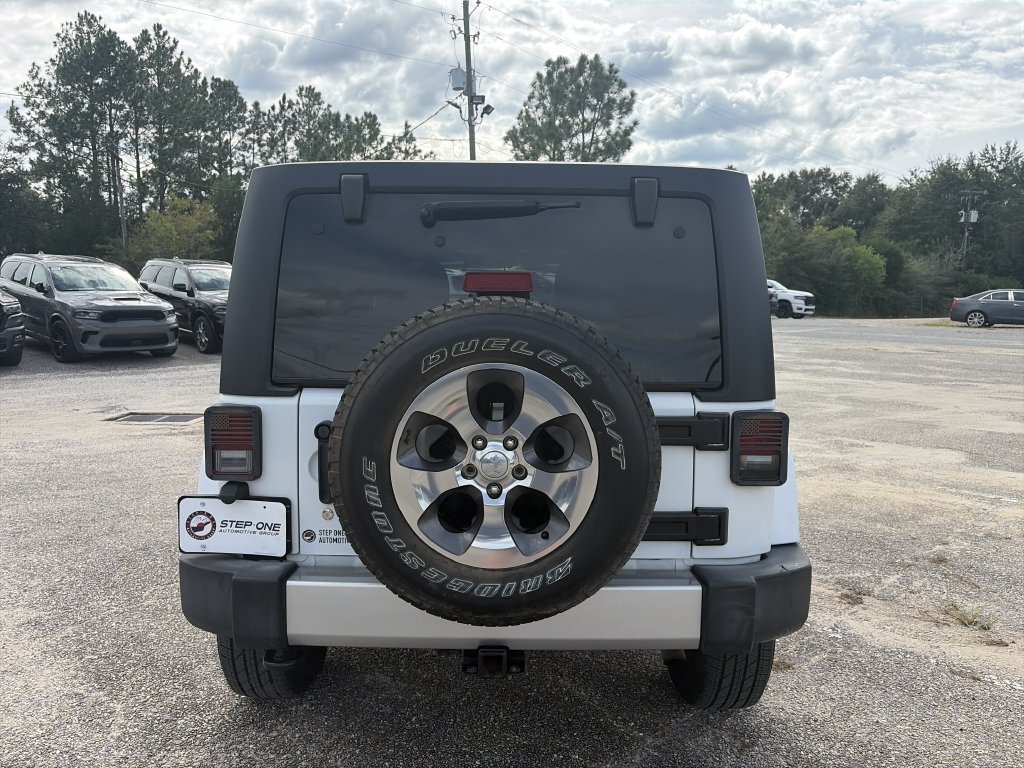Used 2017 Jeep Wrangler Unlimited Sahara w/ Connectivity Group AWD/4WD image 5