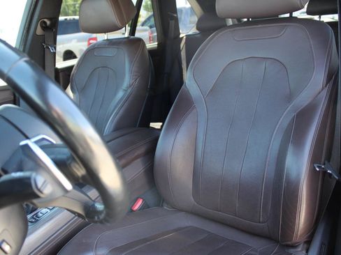 Used 2017 BMW X5 xDrive50i AWD/4WD image 45