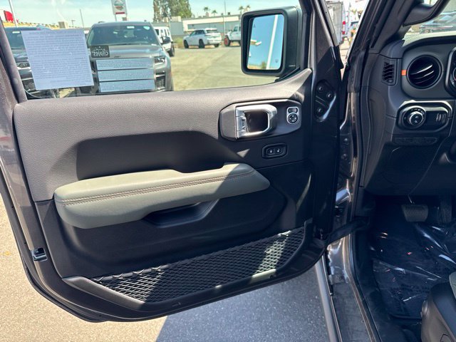 New 2026 Jeep Gladiator Mojave w/ Safety Group AWD/4WD image 10