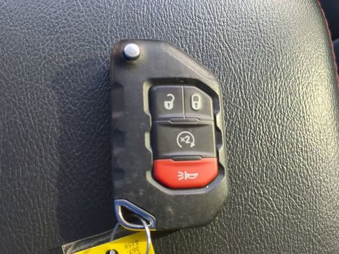 Used 2024 Jeep Wrangler Unlimited Rubicon image 28