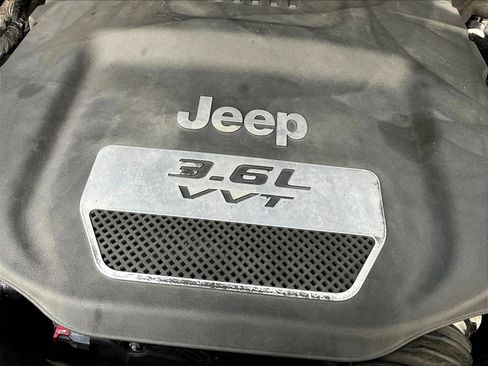 Used 2013 Jeep Wrangler Unlimited Sport AWD/4WD image 30