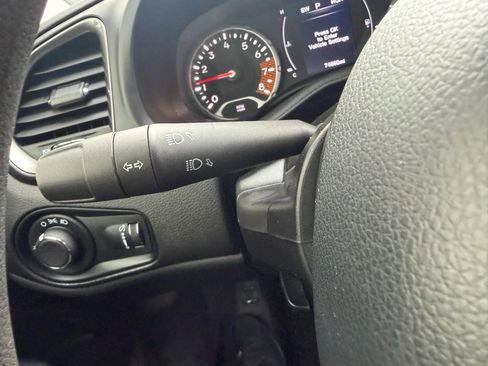 Used 2022 Jeep Renegade Sport w/ Sport Appearance Group image 16