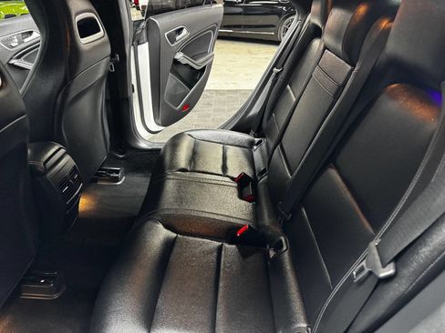 Used 2019 Mercedes-Benz CLA 250 image 41